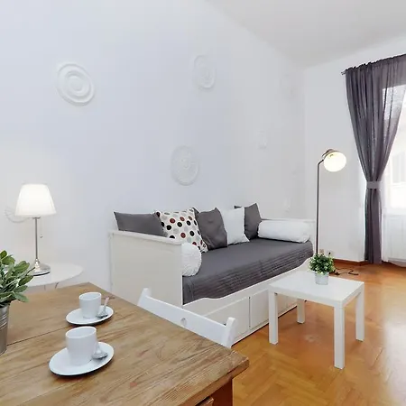 Cosimato Square Apartmán *